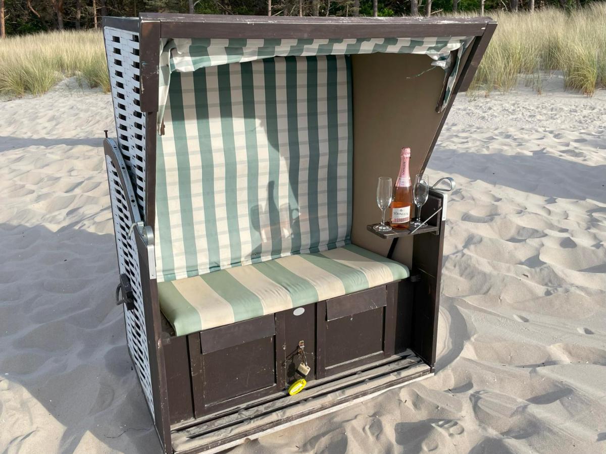 Apartment Ostseerose Ein Strandkorb Ist Im Sommer Inclusive Zempin Exterior foto