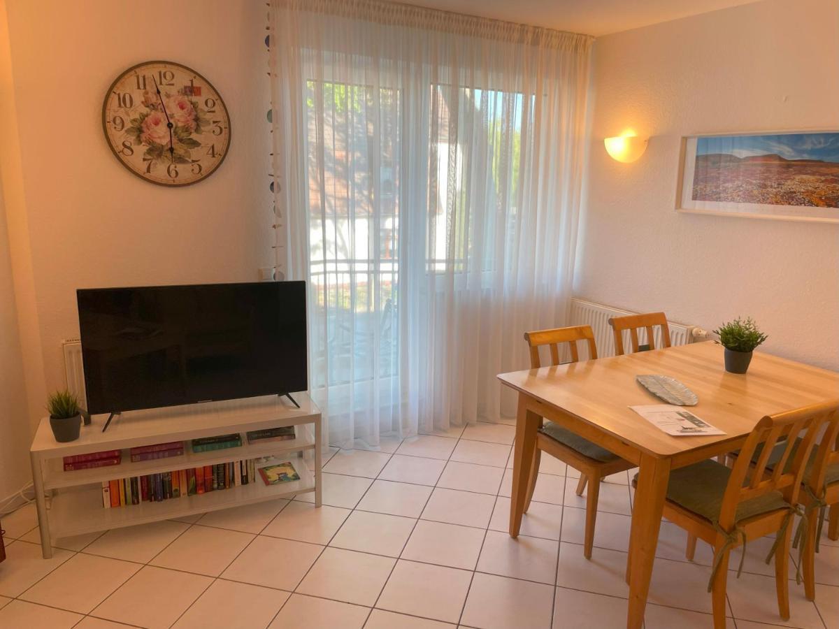 Apartment Ostseerose Ein Strandkorb Ist Im Sommer Inclusive Zempin Exterior foto