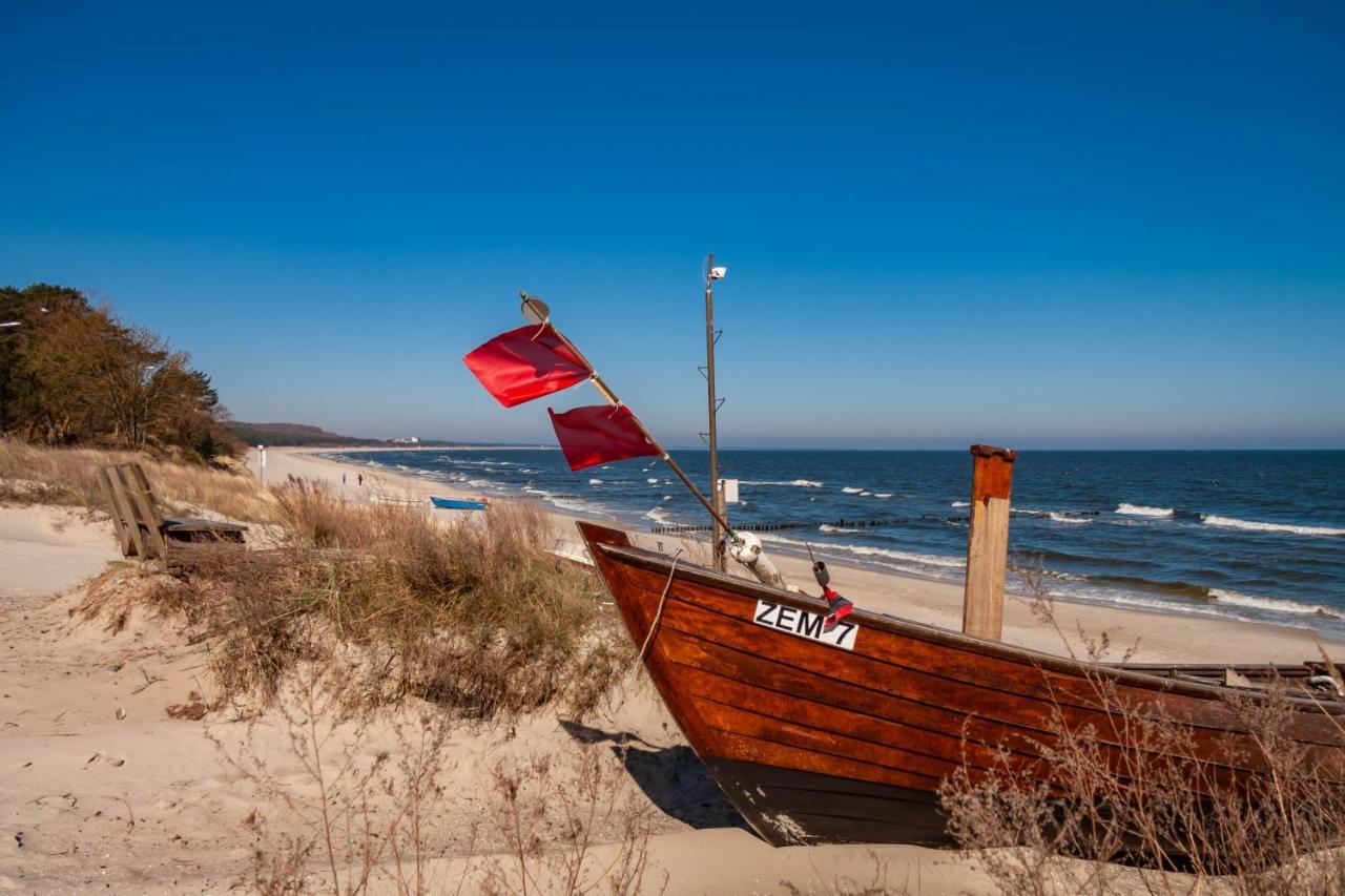 Apartment Ostseerose Ein Strandkorb Ist Im Sommer Inclusive Zempin Exterior foto